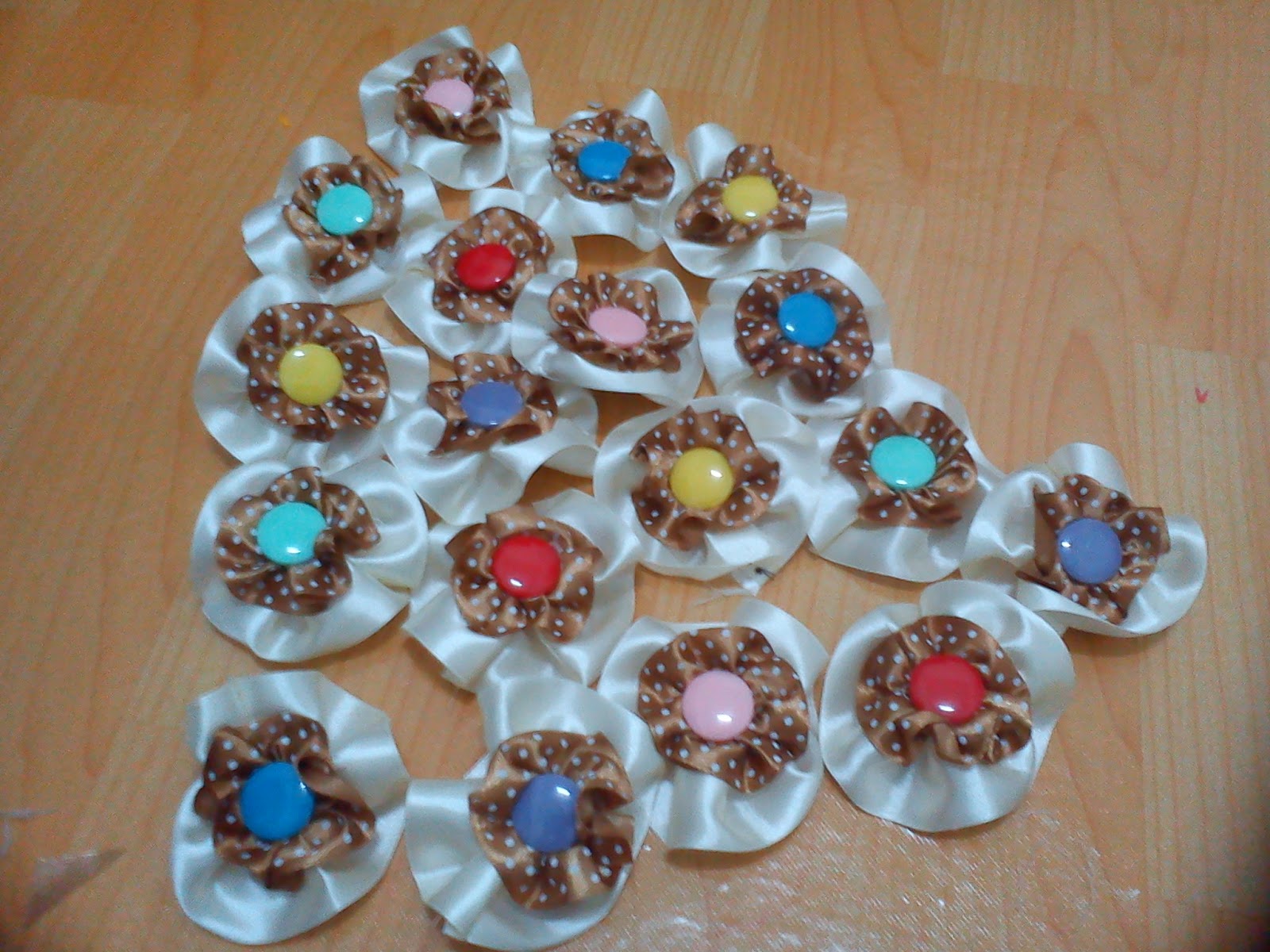 W- Preparation : The Family Corsage is Done 18 pcs