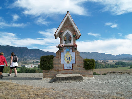 El Pedronet de la Miraculosa entre el Pla de les Baietes i el Pla de Vilardell