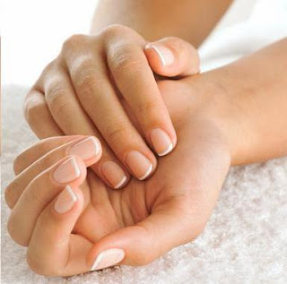 File:Apply Shining Nails And Healthy Skin.svg