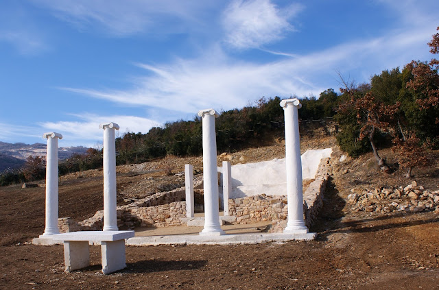 Ο ναός της Μητέρας στην Λευκόπετρα Βερμίου 2ος αι. μ.Χ. (αναταγμένος από την ΕΦΑ Ημαθίας το 2015/ΕΣΠΑ)