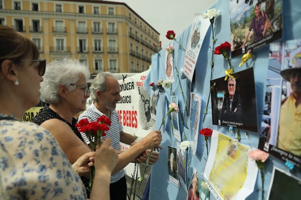 Jerez levanta el primer monumento de España por los bebés robados durante el franquismo