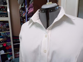 Butterick 5526 White Button Down Shirt www.sewplus.blogspot.com