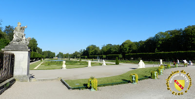 LUNEVILLE (54) - Exposition de sculptures au château