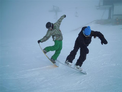 Practicando trucos Snowboard