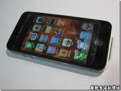 iPhone4保護貼避開聽筒揚聲器與「主畫面」按鈕