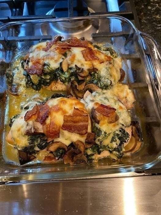 Smothered Chicken with Creamed Spinach, lamb Bacon, Mushroom*