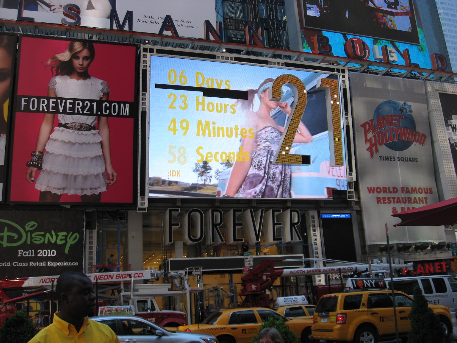Countdown to Forever 21â€™s Times Square Superstore