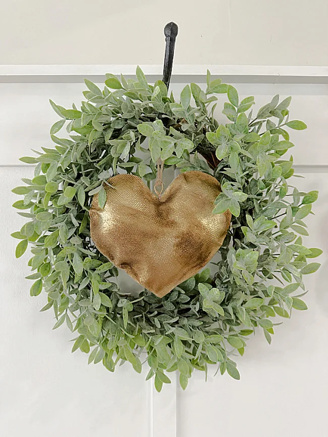 gold heart in wreath