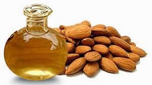 Mencerahkan wajah dengan minyak almond