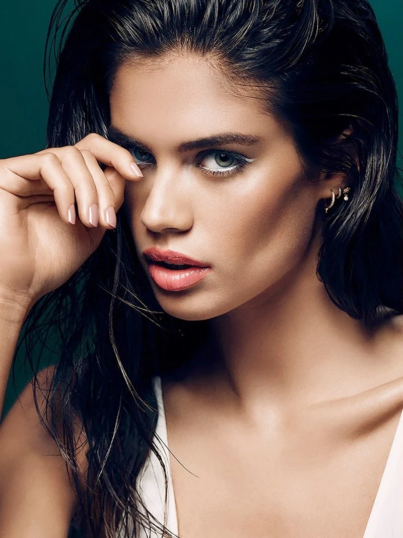 Sara Sampaio shows off bright lip colours for Stella Magazine