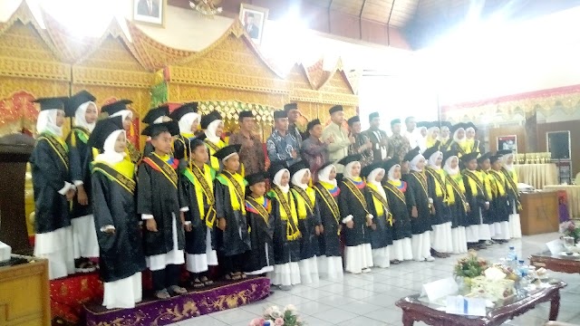 Wagub Sumbar Apresiasi Rumah Tahfidz Lillahi Ta'ala, Ketika Hadiri Wisuda Santri ke III di Bukittinggi.