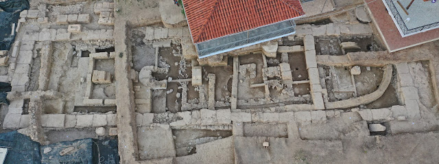 Ο ναός της Αρτέμιδος. Αρκετά κτίρια που χρονολογούνται τουλάχιστον από τον 8ο αι. π.Χ. στον ίδιο χώρο. ©ΕΑΣΕ (2023)