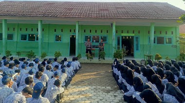 Polsek & Koramil Masuk Sekolah: Edukasi Siswa Tentang Disiplin Jam Malam dan Generasi Panca Waluya