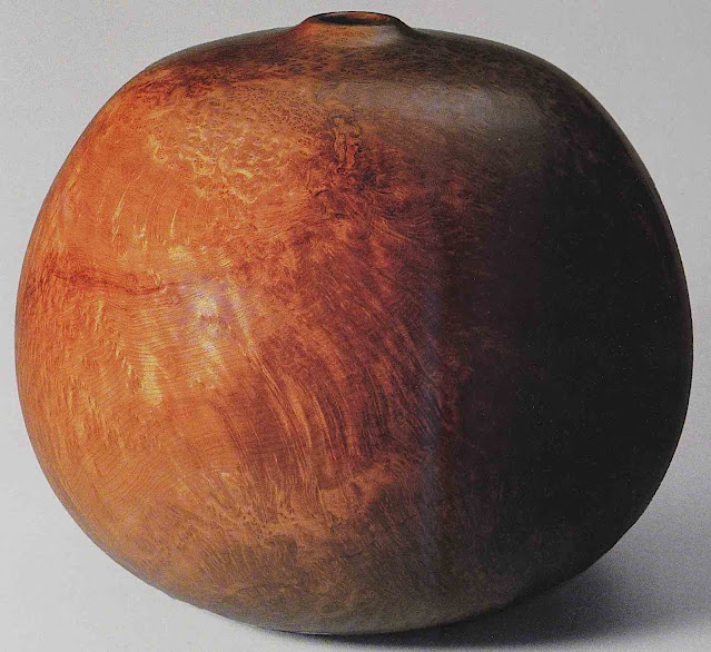 David Ellsworth 1989 art, a wood sphere jug