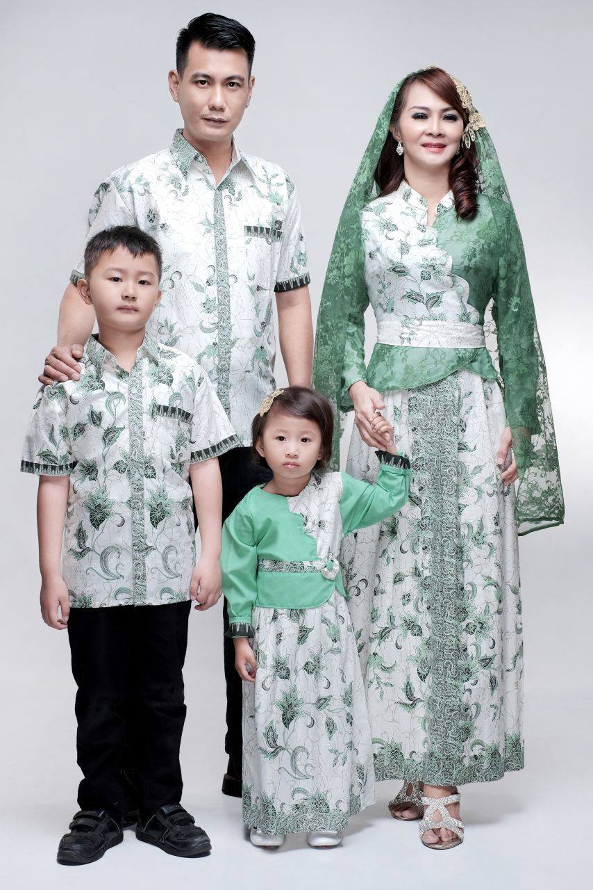Baju Batik  Gamis  Sarimbit Keluarga Zoya Batik  Bagoes Solo