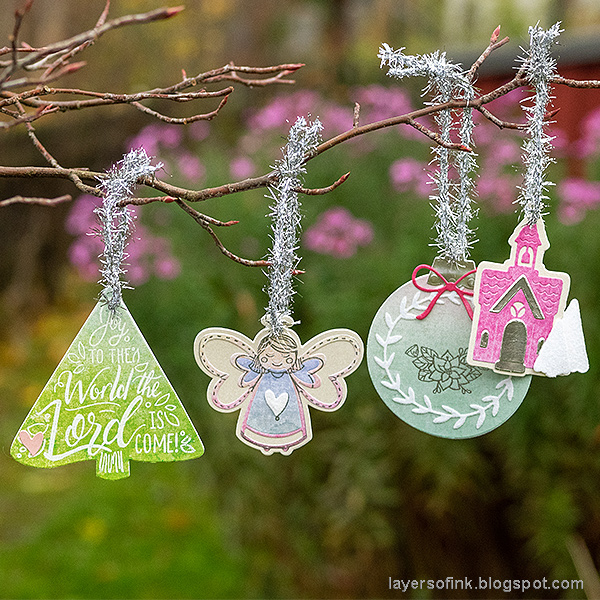 Layers of ink - Christmas Tree Ornaments Tutorial by Anna-Karin Evaldsson.