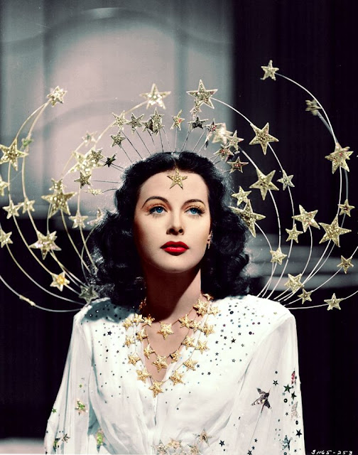 Hedy Lamarr, the dishonored lady behind our WiFi