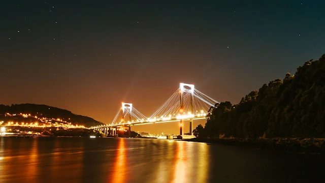 Papel de Parede Foto de Ponte Iluminada