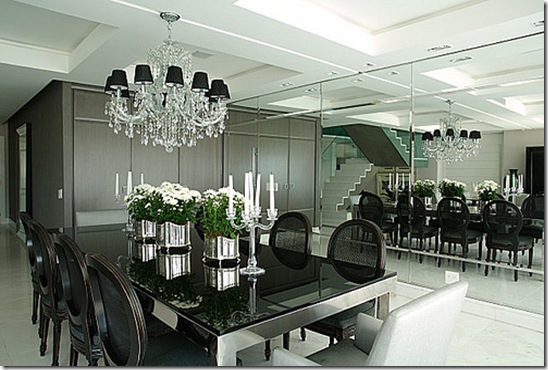 Sala em branco e preto