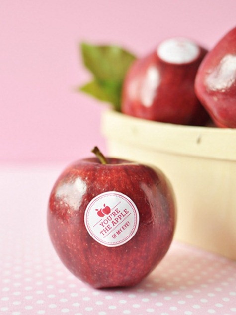 DIY_Valentine_Fruit_Stickers_5