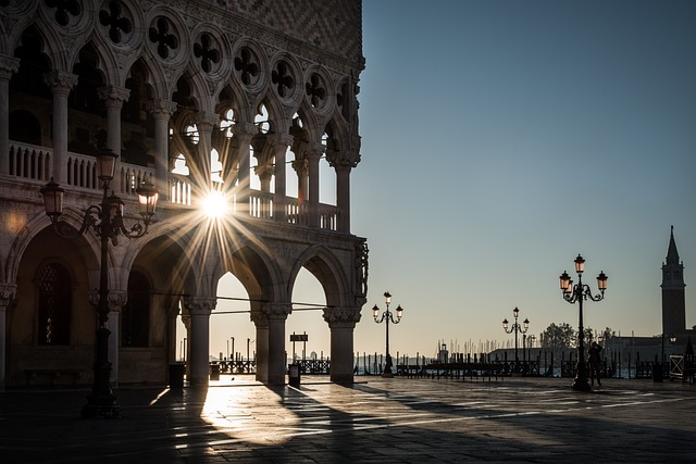 Doge's Palace - Grand halls and stunning artwork in Venice's historic landmark