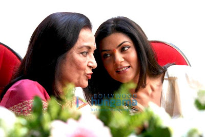 Sushmita Sen inaugurates the 'Cosmetic Surgery Dept' at Asha Parekh Hospital pics