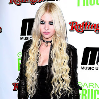 Taylor Momsen Long Hairstyles