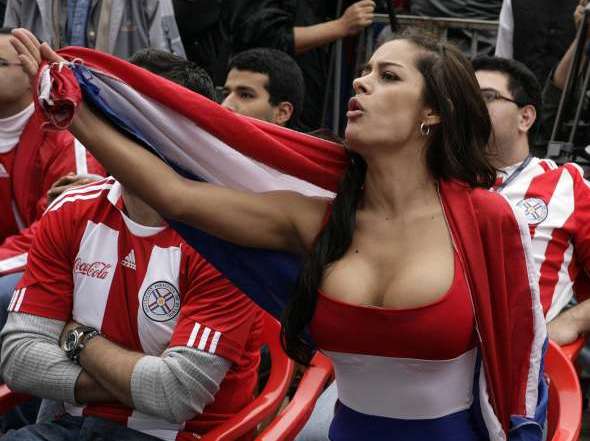 Larissa Riquelme Promised to Pose Nude in the Field if Paraguayan Team Win