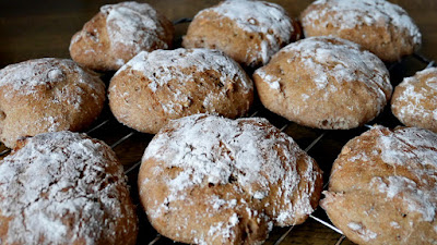 Brötchen selbstgebacken - Teig geht über Nacht