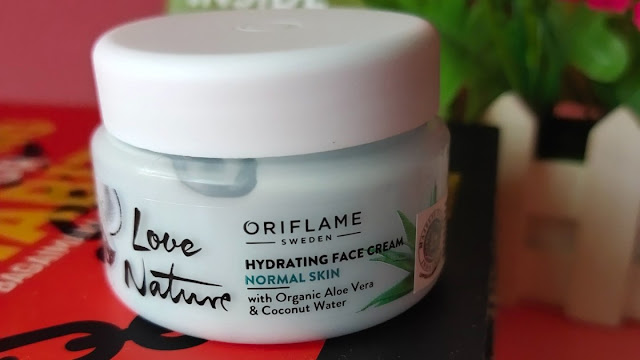 Love nature hydrating face cream with organic aloe vera and coconut water