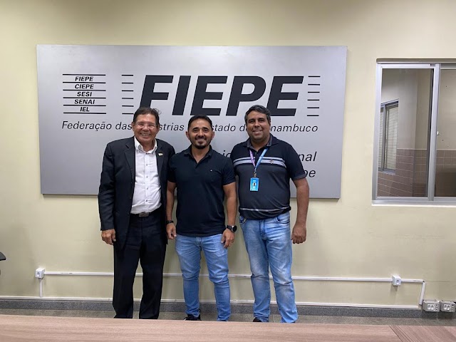 Representantes do SINDDOCES visitam Unidade Regional da FIEPE, em Araripina