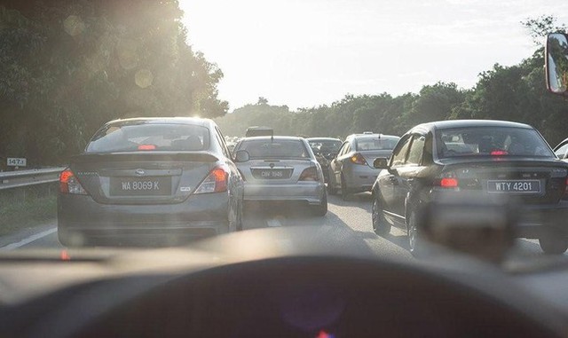 Những sai lầm phá hủy hệ thống phanh ô tô - Ảnh 2.