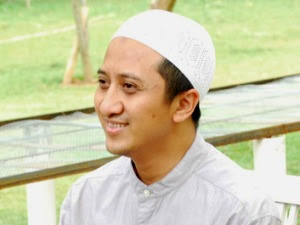 Ustadz Yusuf Mansur Dituding Sebagai Ustadz Bayaran Foke [ www.BlogApaAja.com ]
