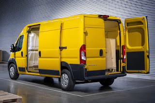 Vauxhall Movano-e Panel Van (2022) Rear Side