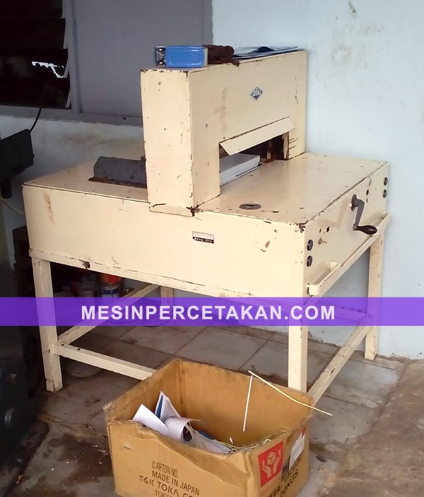 Mesin potong kertas IDEAL | 52 cm