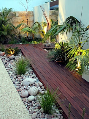 Garden idea wit stone and deck decor