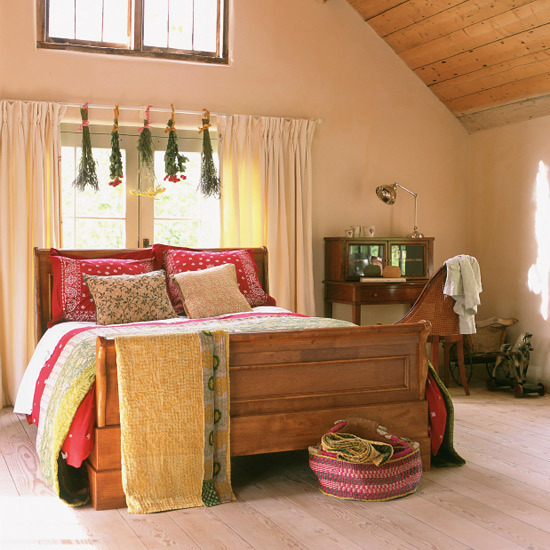 Country Bedroom Decorating