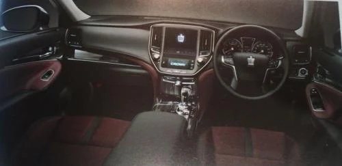 Toyota Crown interior