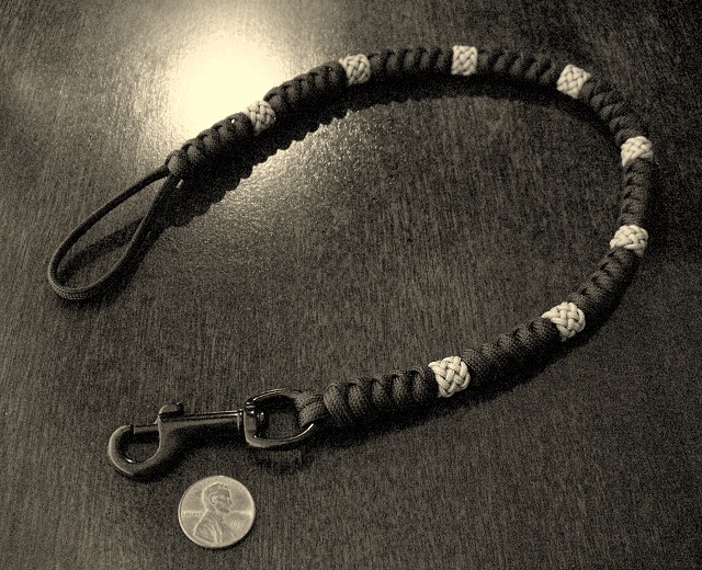 Stormdrane's Blog: Gaucho bead paracord lanyard