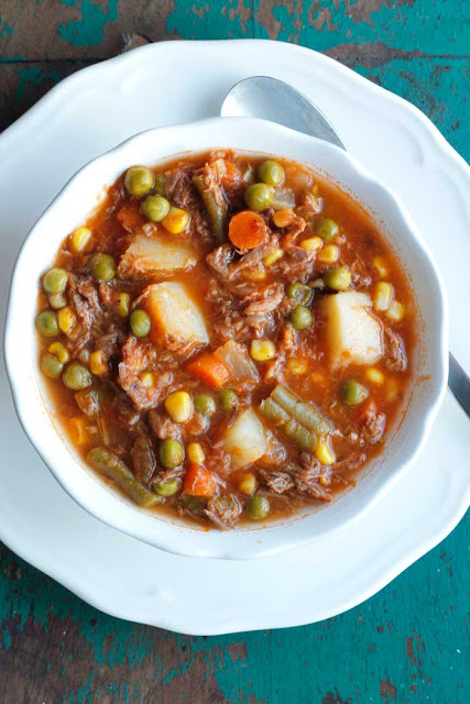 MY MOM’S OLD-FASHIONED VEGETABLE BEEF SOUP