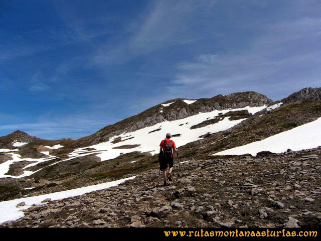 Ruta Farrapona, Albos, Calabazosa: Llegando a la base del Calabazosa