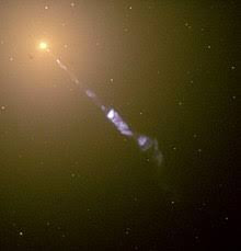 M87銀河内部を貫いているジェット