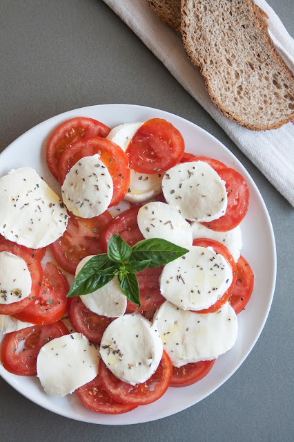 Insalata caprese, il piatto fresco tipico estivo