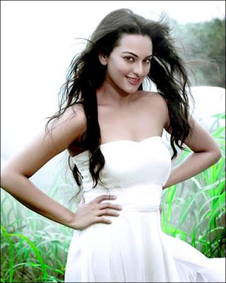 Sonakshi Sinha Hot Wallpaper