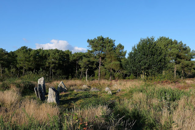 Tertre du site mégalithique des landes de Grémel, à Saint-Just