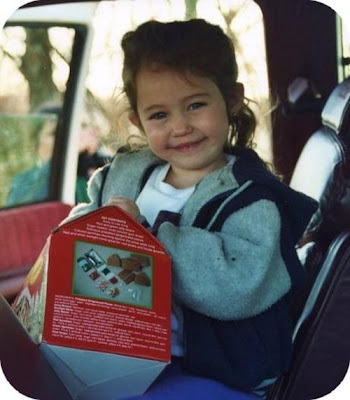 miley cyrus mini biography and childhood pictures