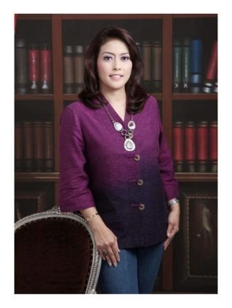 Foto dan Biodata Yeni Fatmawati Istri Fahmi Idris
