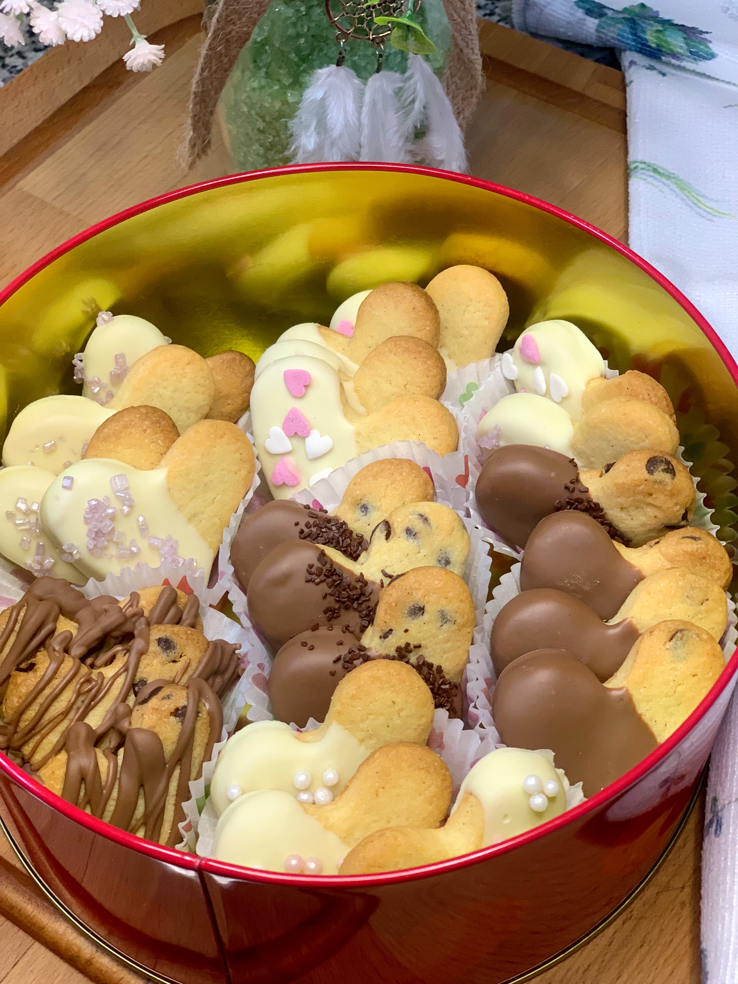 Regalar caja de galletas de mantequilla y chocolate decoradas - Recetas  Fácil con Bela