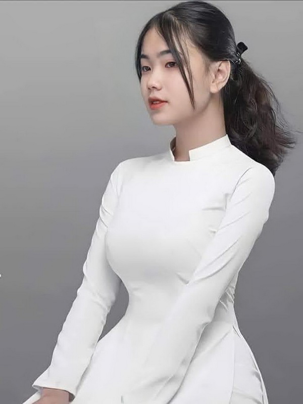 Nữ sinh áo dài trắng