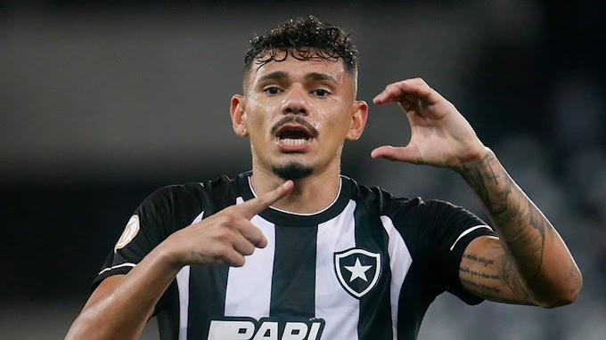 Botafogo vence o Fortaleza e segue na liderança do Brasileirão